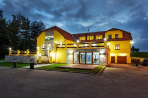 Гостиница Wellness Penzion Life  Чимнерж
